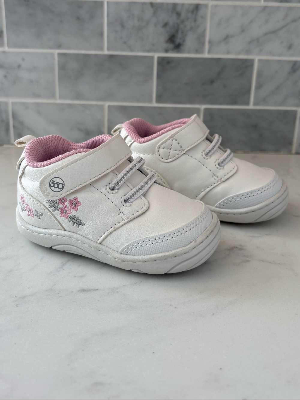 Stride Rite 360 Taye Sneaker - Picture 6 of 9
